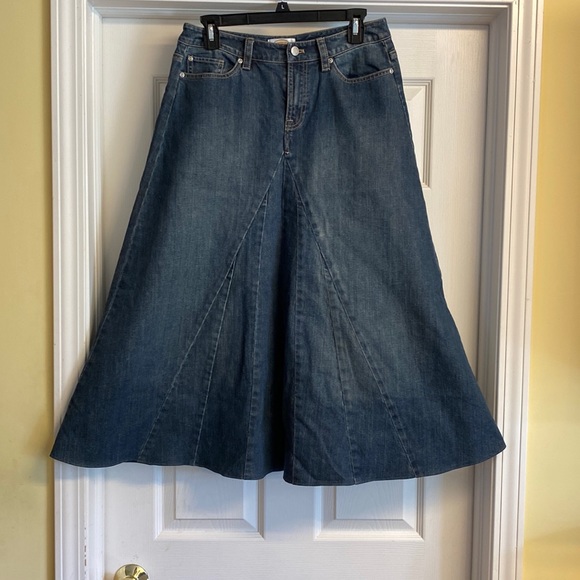 Talbots Dresses & Skirts - EUC Talbots Petites Denim Skirt